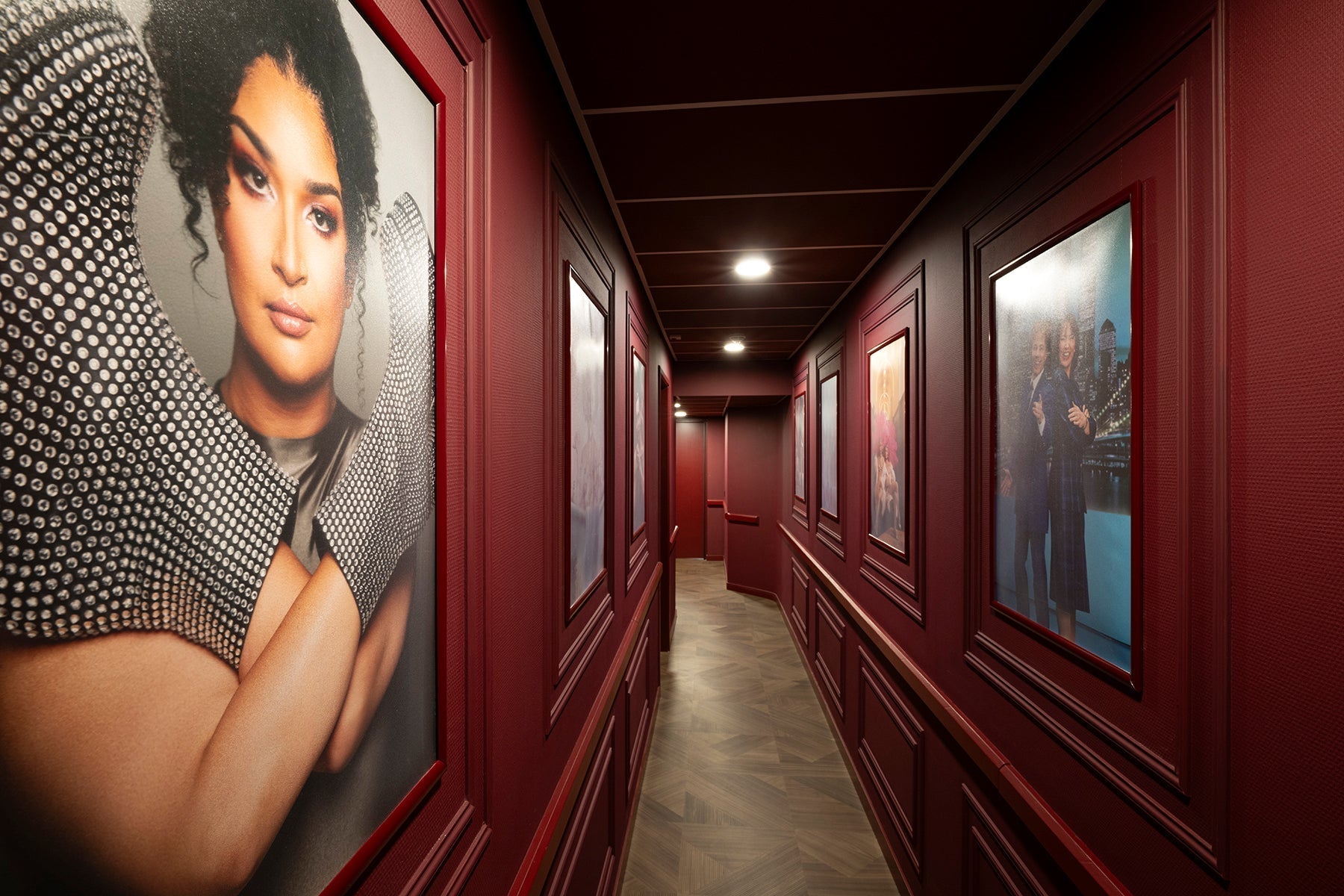 Kennemer Theater Beverwijk, ontwerp en uitvoering door L&N Kantoor- en Projectinrichting