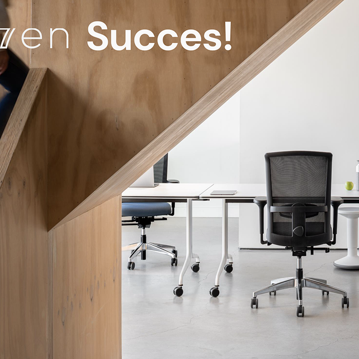 Design bureaustoel en modern kantoormeubilair, open werkplek bij KANTOORMEUBELS.ONLINE