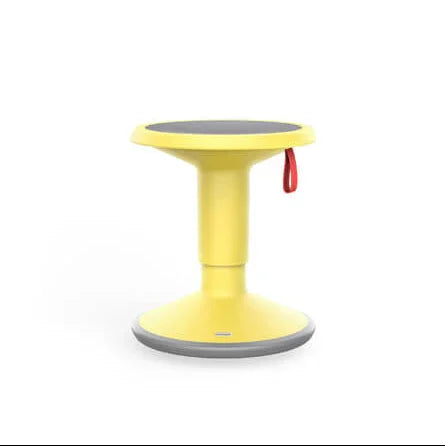 Gele design bureaustoel kruk met handgreep, modern kantoormeubilair op witte achtergrond.