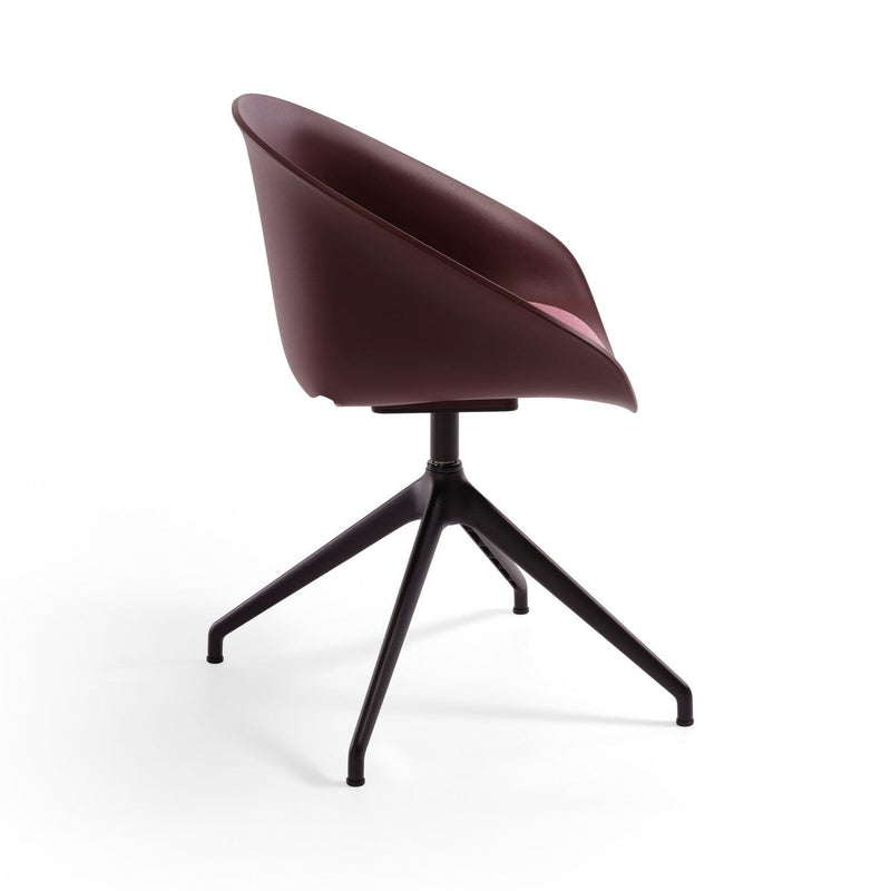 Zijaanzicht van de Artifort Circulo kuipstoel met starbase frame