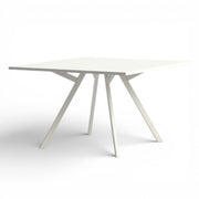 Bride tafel vierkant met wit frame en wit blad