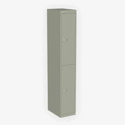 Metalen kantoor lockerkast met twee deuren in grijze kleur, geschikt voor werkplekken.
