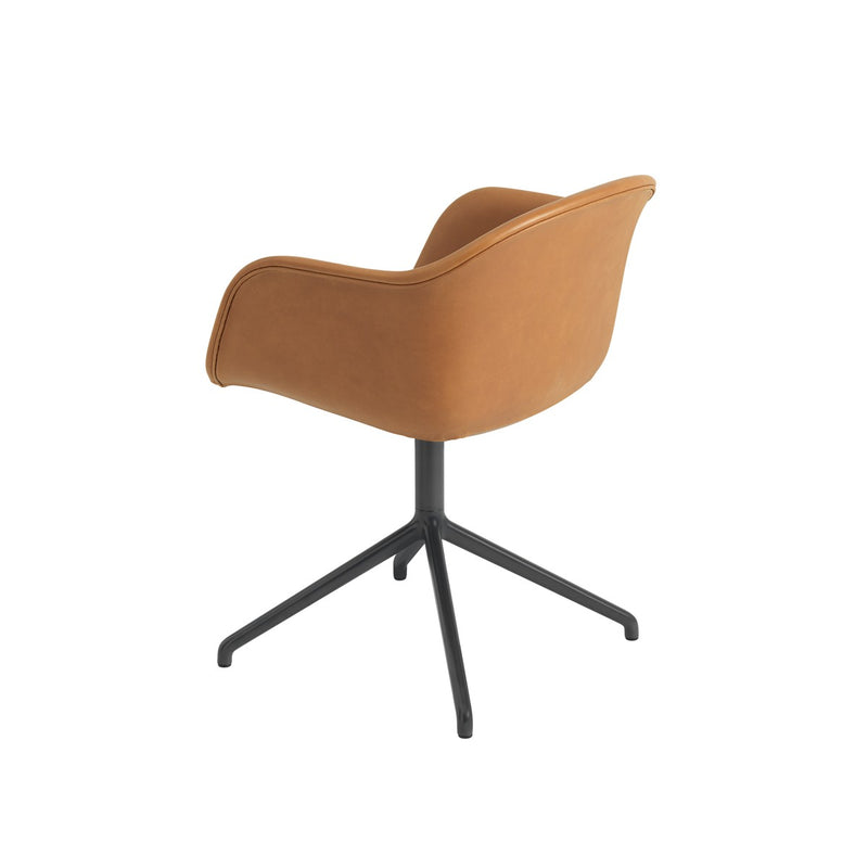Stoel Muuto Fiber met armleggers en draaibaar 4 teens frame