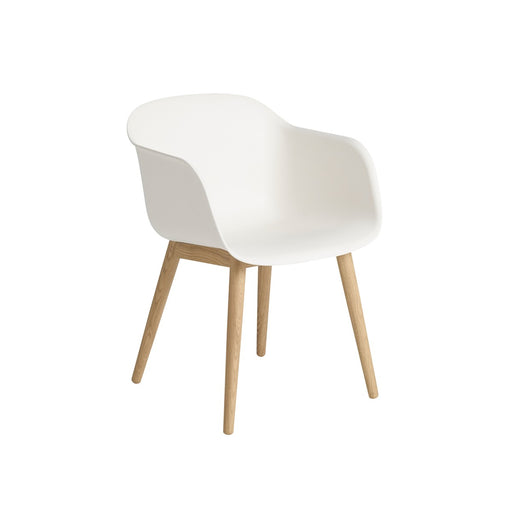 Muuto Fiber stoel met armleggers en houten onderstel wit oak - KANTOORMEUBELS.ONLINE
