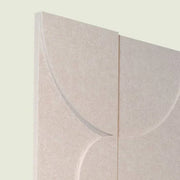 Akoestisch wandpaneel met modern design in lichte kleur, kantoormeubilair detailfoto
