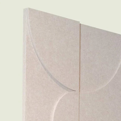 Akoestisch wandpaneel met modern design in lichte kleur, kantoormeubilair detailfoto