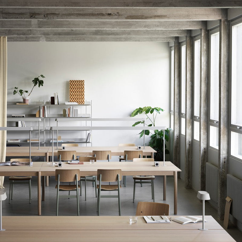 Muuto Linear System Table – modulaire vergadertafel