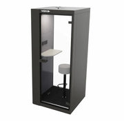 Akoestische belcel kantoor grijs met zitje en werkblad, design kantoormeubilair