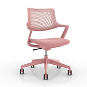Roze design bureaustoel met wieltjes, ergonomisch kantoormeubilair voor werkplek of thuiswerk.