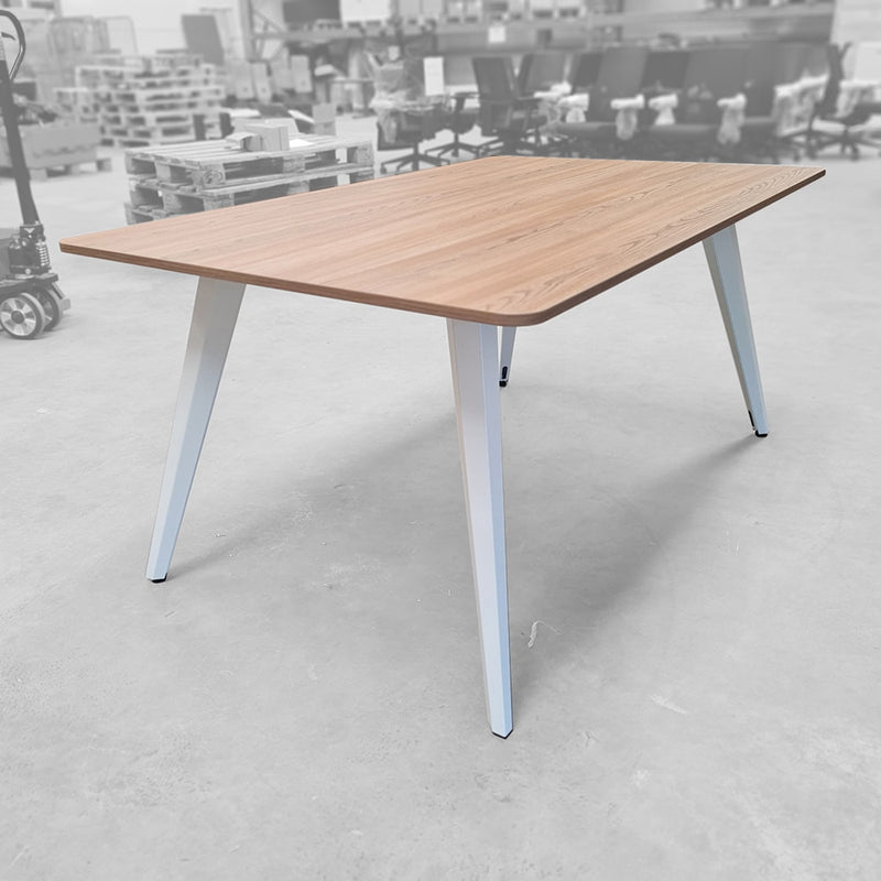 Voortman, TABS, Voortman TABS, TABS tafel, vergadertafel, overlegtafel, statafel kantoor, hoge tafel, ronde tafel, ovale tafel, rechthoekige tafel, trapezium tafel, teamtafel, aanlandtafel, projecttafel, kantoorinrichting, projectinrichting