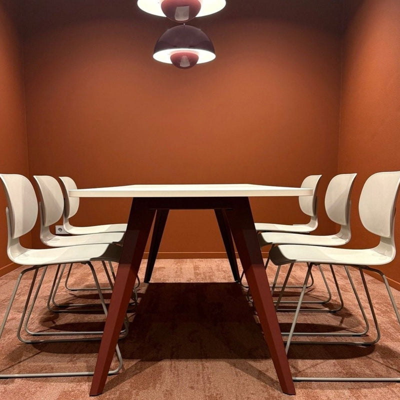 Voortman, TABS, Voortman TABS, TABS tafel, vergadertafel, overlegtafel, statafel kantoor, hoge tafel, ronde tafel, ovale tafel, rechthoekige tafel, trapezium tafel, teamtafel, aanlandtafel, projecttafel, kantoorinrichting, projectinrichting