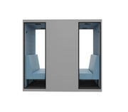 Akoestische vergaderpod met grijze buitenkant en blauwe zitbanken, design kantoormeubilair