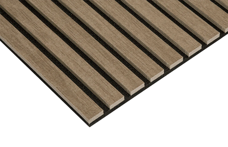 Akoestisch PET vilt lattenwand paneel met houtlook voor kantoorinrichting.