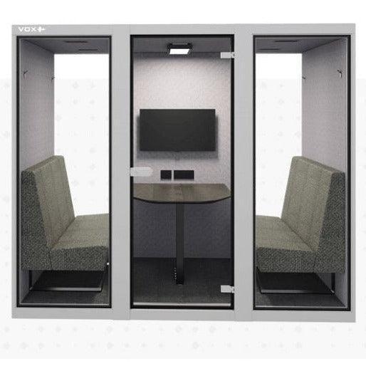 Akoestische VOX vergaderplek voor 4 personen met bankjes, tafel en scherm, kantoormeubilair