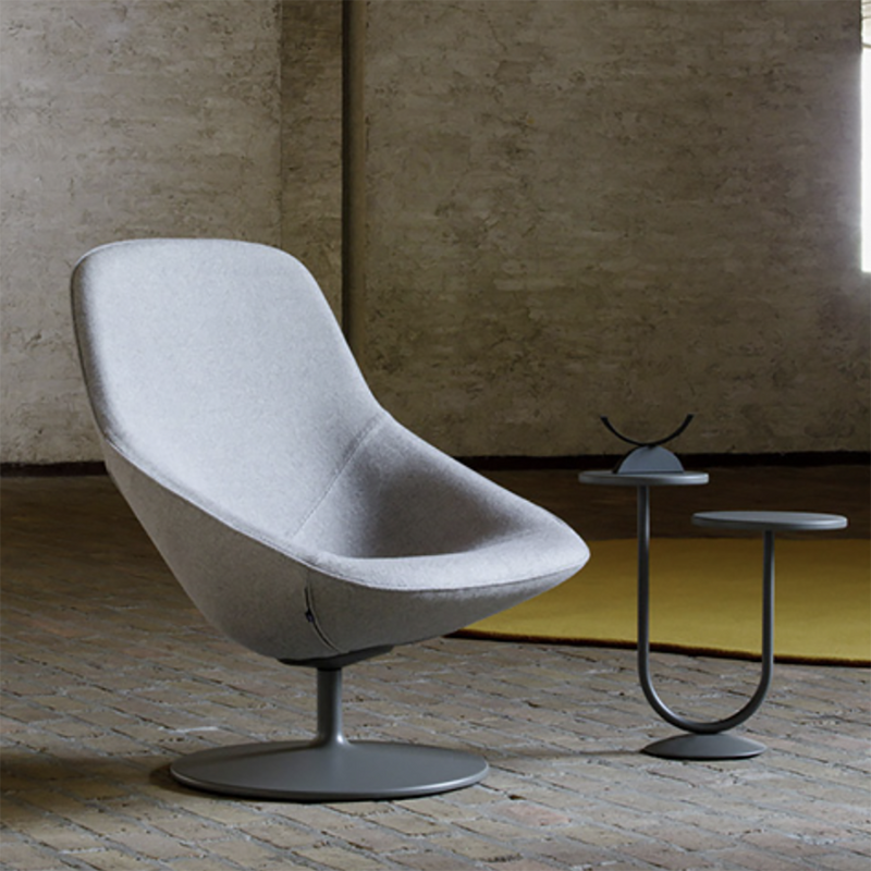 Artifort - Pala Giro fauteuil met Twins bijzettafel in grijs