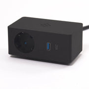 Zwarte elektrificatie unit met stopcontact, USB en USB-C poort voor kantoormeubels