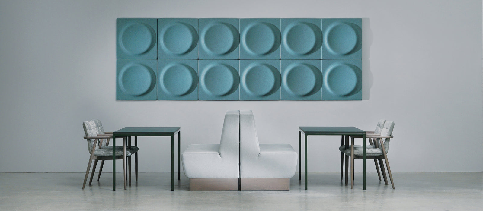 Wandbank of treinbank Aura / in vele kleuren en formaten