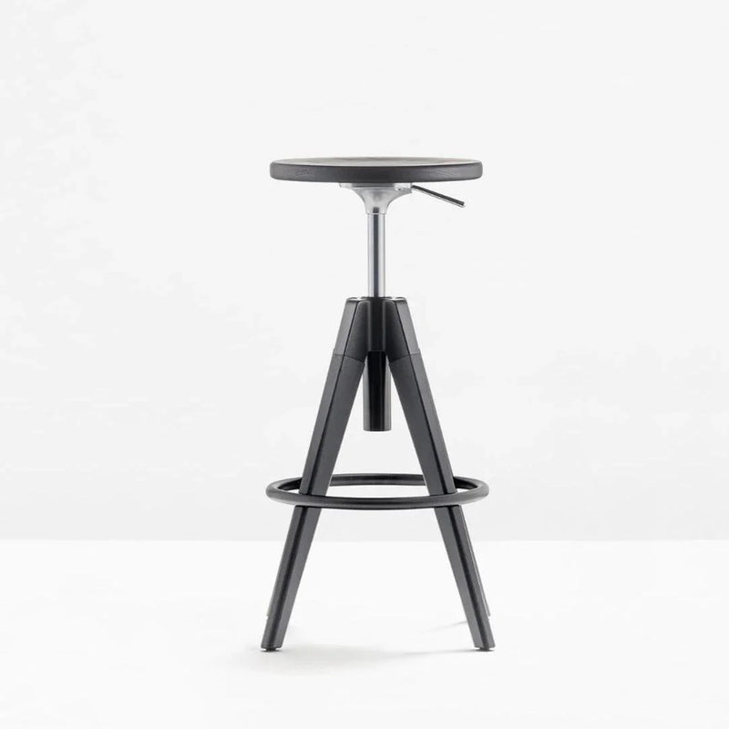 Design barkruk Pedrali Arki met gaslift, zwart, modern kantoor of thuiswerkplek