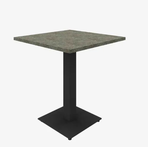 Vierkante bistrotafel met zwart metalen poot, ideaal voor kantoor of vergaderruimte.