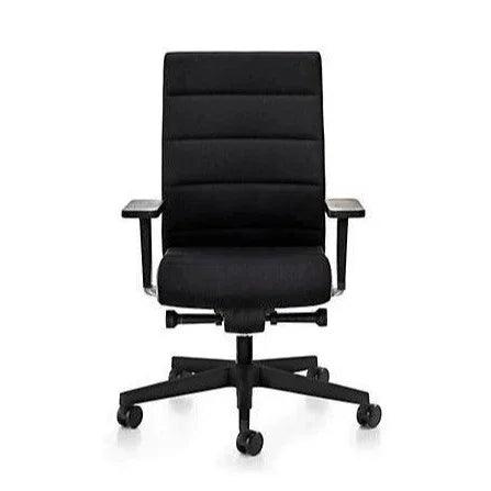 Zwarte Interstuhl bureaustoel met hoge rugleuning, design kantoormeubel op wieltjes