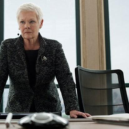 Moderne bureaustoel Interstuhl 3C44 in kantoorruimte met grote ramen, kantoormeubels.online