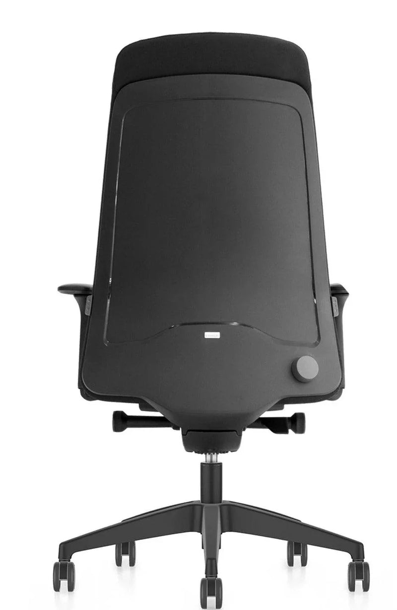 Zwarte bureaustoel Interstuhl EVERYis1 met hoge rugleuning en wielen, kantoormeubels online