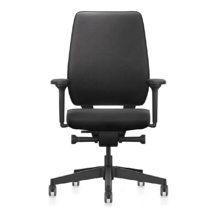 Zwarte ergonomische bureaustoel Interstuhl Joyce JC1N1 met armleuningen, kantoormeubilair