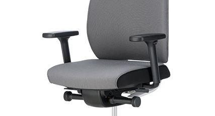 Grijze Interstuhl Joyce bureaustoel met verstelbare armleuningen, kantoormeubilair