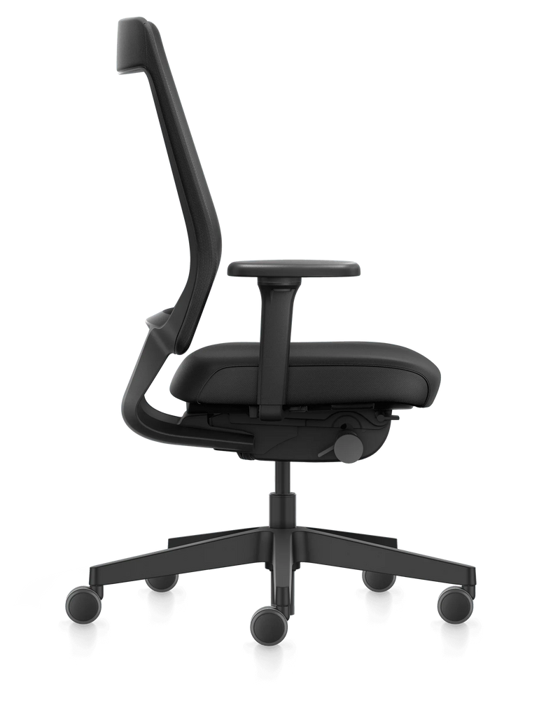 Zwarte ergonomische bureaustoel Interstuhl Joyce JC2N1 met verstelbare armleuningen