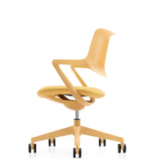 Moderne gele design bureaustoel met wieltjes, ergonomisch voor kantoor of thuiswerkplek