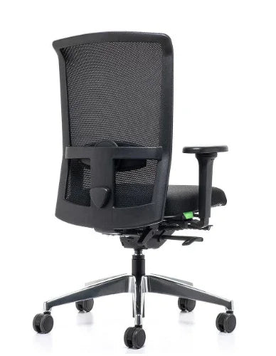 Zwarte ergonomische bureaustoel met mesh rugleuning en verstelbare armleuningen, kantoormeubilair