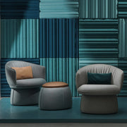 Deberenn Bussola - Kantoormeubels.online Deberenn, Bussola, Deberenn Bussola, Favaretto Partners, Favaretto & Partners, loungefauteuil, design fauteuil, compacte fauteuil, gestoffeerde fauteuil, ontvangststoel, wachtruimte, hospitality, Camira, Kvadrat, kantoorinrichting, projectinrichting