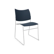 Vergaderstoel met blauw zitvlak en metalen frame, kantoormeubilair