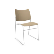 Design sledestoel met beige zitting en witte metalen frame, ideaal voor kantoorinrichting.