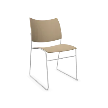 Design sledestoel met beige zitting en witte metalen frame, ideaal voor kantoorinrichting.