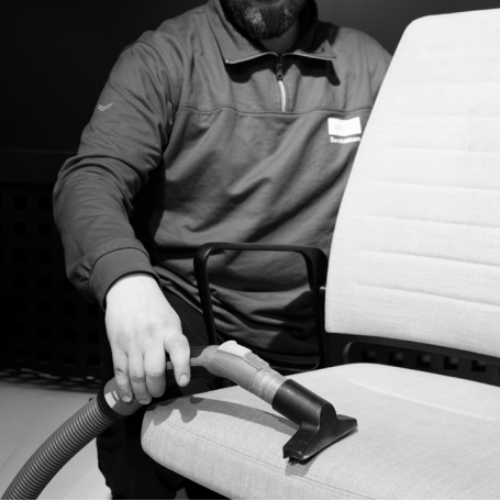 Cleaning bureaustoelen