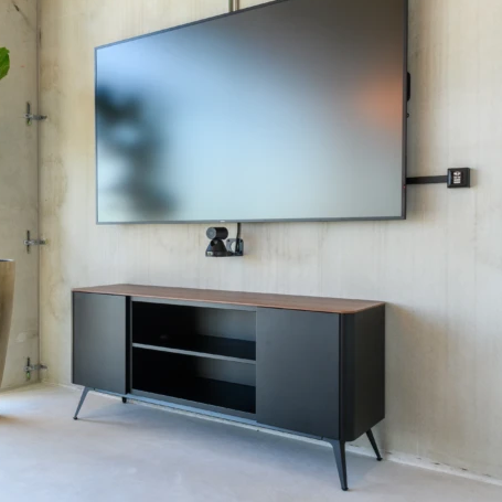 Voortman Credenza dressoir zwart dressoir kantoor, design opbergkast, credenza kantoor, directiekast, vergaderkast, presentatiemeubel, opbergmeubel directiekamer, kantoor dressoir, TABS Credenza, Voortman kast, design kast kantoor, boardroom kast, receptiekast, projectinrichting, kantoorinrichting
