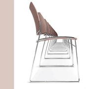 Rij conferentiestoelen met metalen frame, ideaal voor zalen, congresruimtes, kantoor of vergaderruimte.