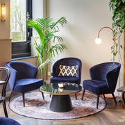 Darford LAC fauteuil blauw in huiselijke opstelling 