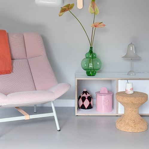 Fauteuil Artifort Soft Facet in roze bij modern kantoormeubilair, stijlvolle kantoorinrichting