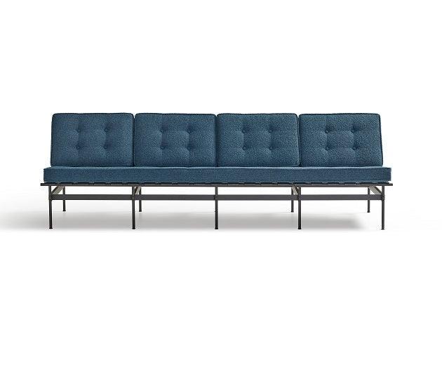 Blauwe design bank met vier kussens en metalen frame, kantoormeubilair Artifort