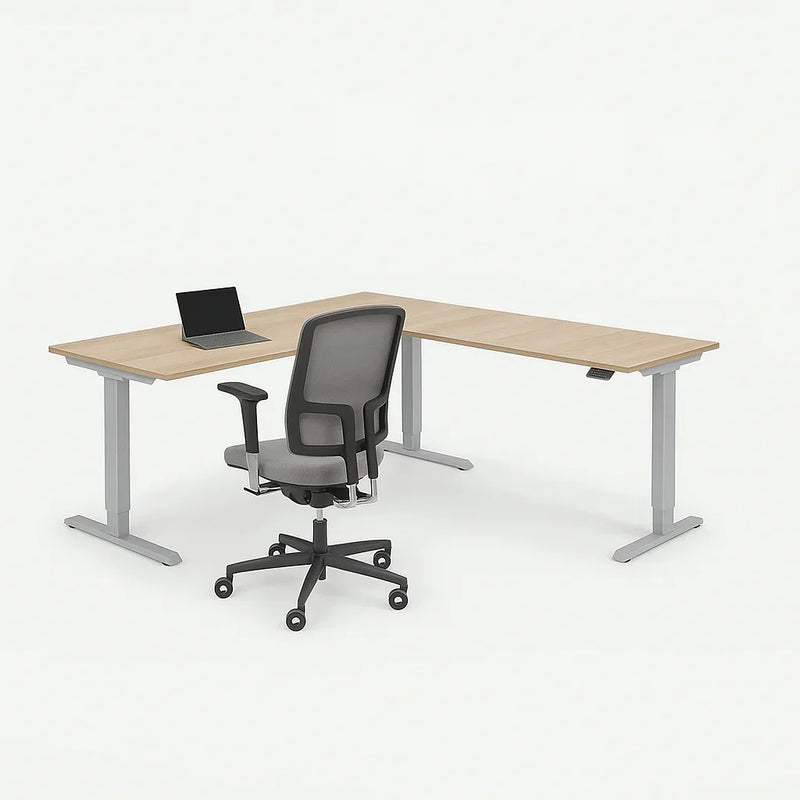 Hoekbureau zit-sta elektrisch met aluminium frame en bureaustoel, moderne kantoorinrichting
