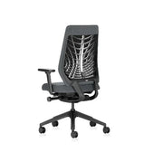 Zwarte design bureaustoel met ergonomische rugleuning, modern kantoormeubilair