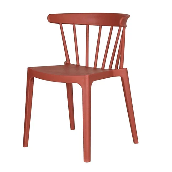 Rode kunststof kantinestoel met spijlenrug, modern design voor kantoor en werkplek.