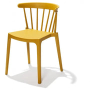 Gele design kantinestoel met spijlenrug, modern kantoormeubilair op witte achtergrond
