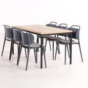 Kantinetafel met houten blad en acht grijze stoelen, kantoormeubilair design