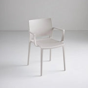 Witte kunststof stoel met armleuningen, modern design voor kantoor of werkplek