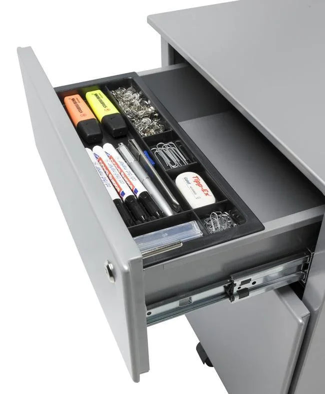 Grijs verrijdbaar ladeblok met geopende lade vol kantoormaterialen, kantoormeubels online