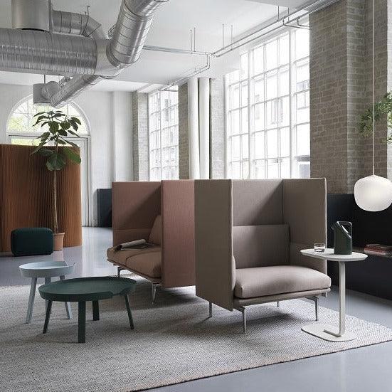 Muuto Around tafels bij akoestische belstoel en belbank - KANTOORMEUBELS.ONLINE