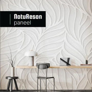 Modern kantoor met design NatuReson paneel, minimalistisch bureau en akoestische wandoplossing
